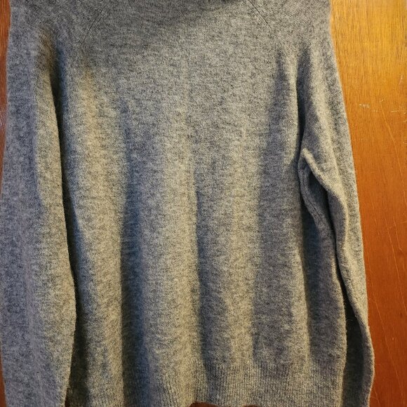 Zara Gray Wool Sweater size Large - Picture 2 of 4